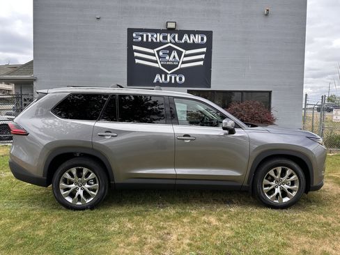 Used 2026 Toyota Grand Highlander AWD Hybrid image 5