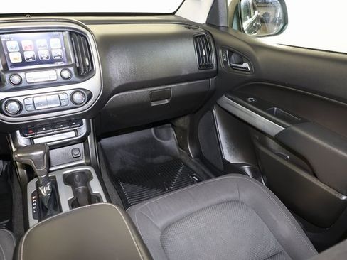 Used 2018 Chevrolet Colorado LT w/ LT Convenience Package image 11