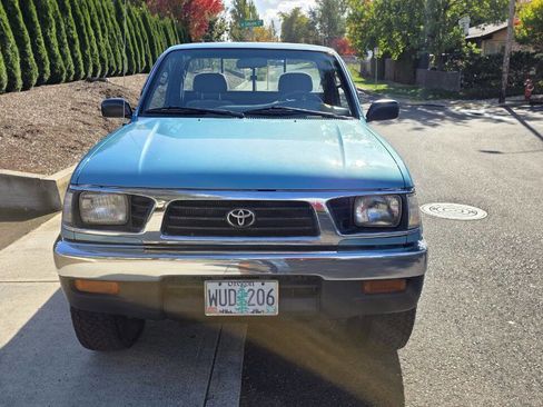 Used 1995 Toyota Tacoma 4x4 Regular Cab image 2