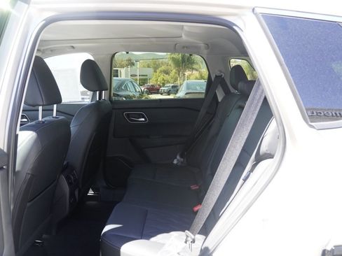New 2026 Nissan Rogue Platinum AWD/4WD image 17