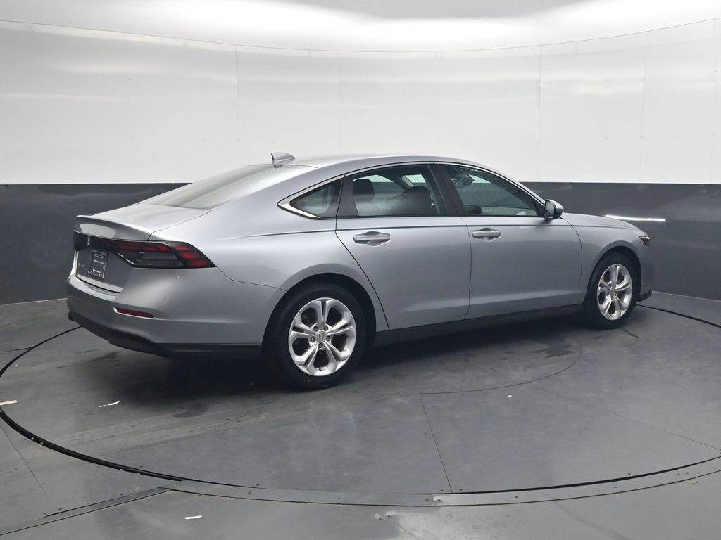 Used 2023 Honda Accord LX image 4