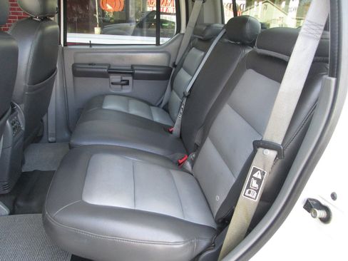 Used 2003 Ford Explorer Sport Trac XLT image 32