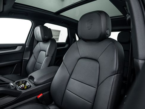 Certified 2026 Porsche Cayenne AWD/4WD image 20