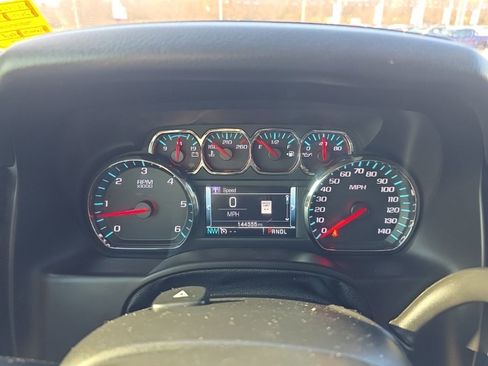 Used 2017 Chevrolet Suburban Premier image 13