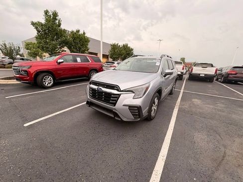 Used 2025 Subaru Ascent Premium AWD/4WD image 9
