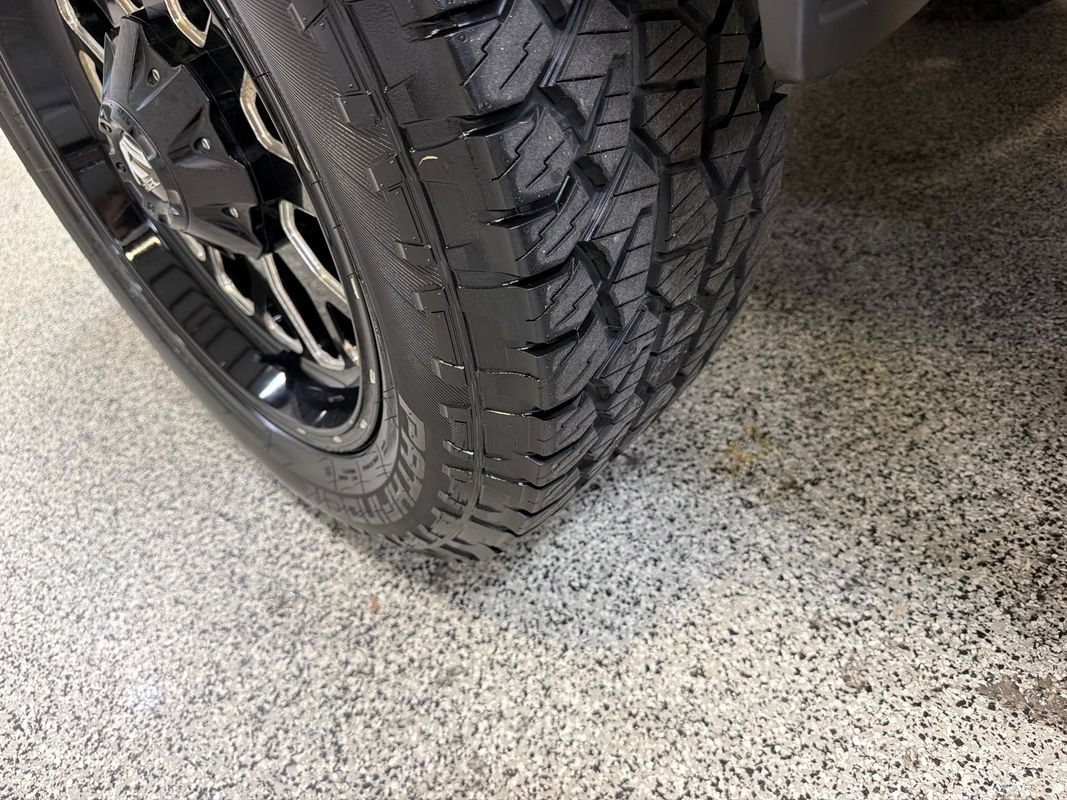 Used 2015 GMC Canyon SLE RWD image 45