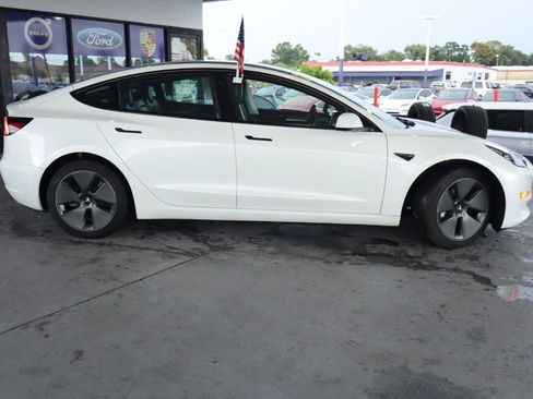 Used 2023 Tesla Model 3 Standard Range RWD image 6