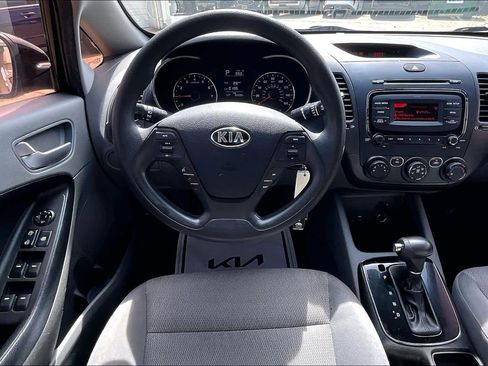 Used 2017 Kia Forte LX image 6