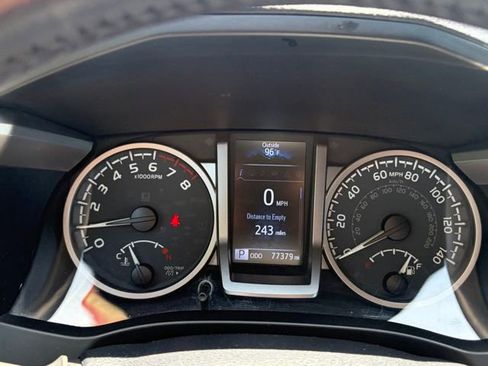 Used 2022 Toyota Tacoma Limited AWD/4WD image 19
