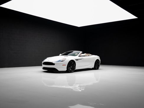 Used 2016 Aston Martin DB9 GT image 80