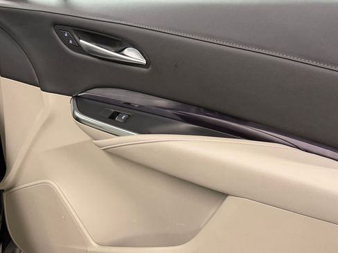 Certified 2022 Cadillac XT4 Luxury w/ Driver Awareness Package FWD image 42