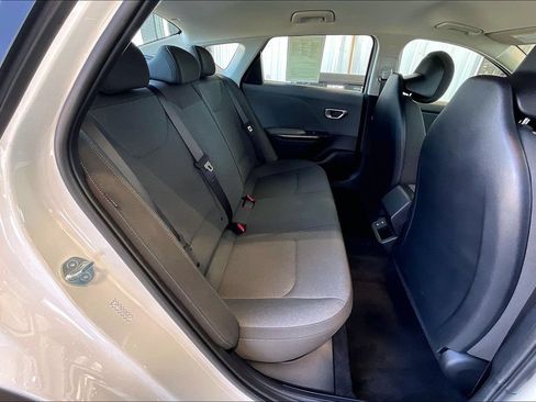 Used 2025 Kia K4 FWD image 26