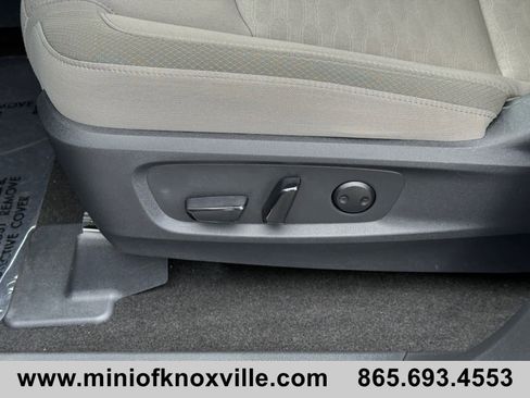 Used 2024 Nissan Pathfinder SV FWD image 12