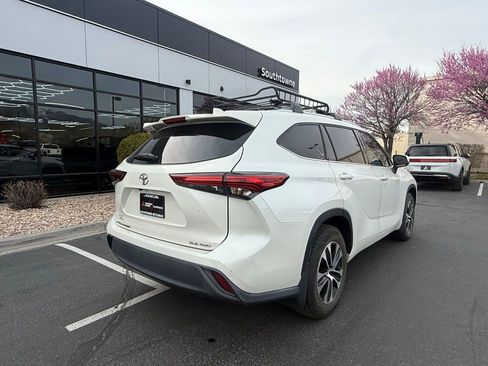 Used 2021 Toyota Highlander XLE image 36