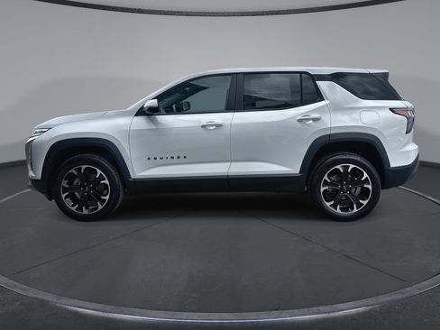 New 2026 Chevrolet Equinox LT w/ Convenience Package II AWD/4WD image 11