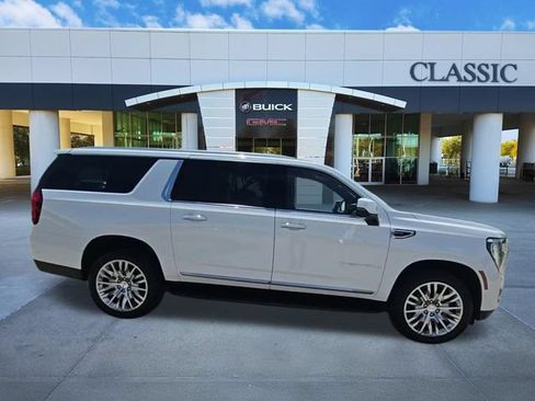 Used 2025 GMC Yukon XL Denali AWD/4WD image 9