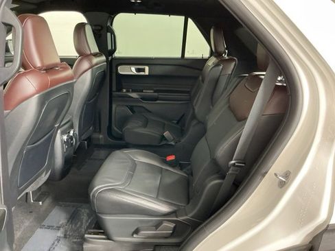 Used 2020 Ford Explorer Platinum image 31