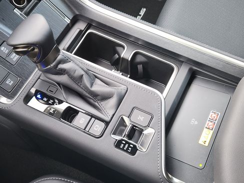 Certified 2025 Lexus GX 550 image 24