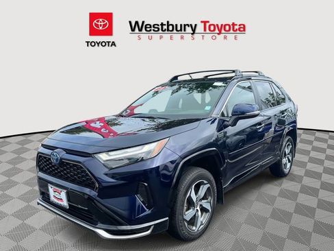 Used 2023 Toyota RAV4 SE w/ Weather & Moonroof Package AWD/4WD image 5