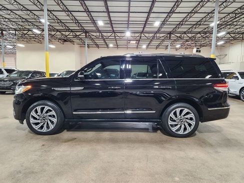 Used 2023 Lincoln Navigator Reserve AWD/4WD image 7