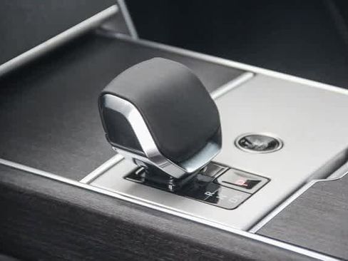 New 2025 Land Rover Range Rover SE image 19