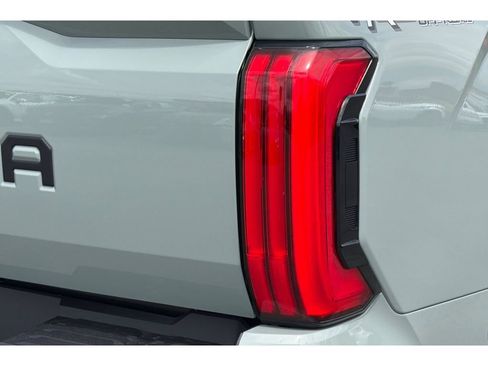 New 2026 Toyota Tundra Limited AWD/4WD image 31
