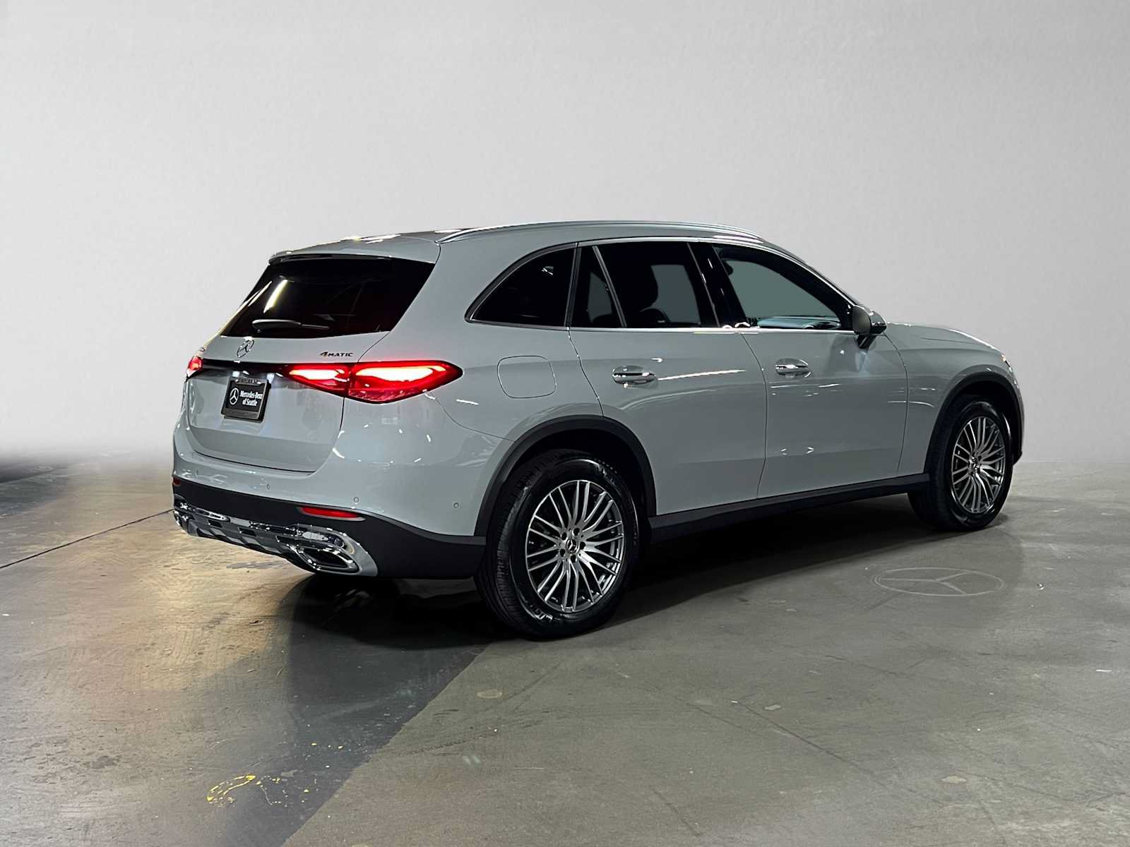Used 2026 Mercedes-Benz GLC 300 4MATIC image 3