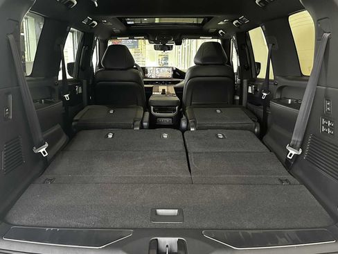 New 2026 INFINITI QX80 4WD image 8