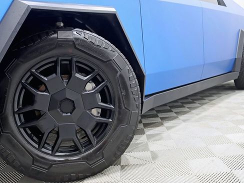 Used 2024 Tesla Cybertruck Cyberbeast AWD/4WD image 4