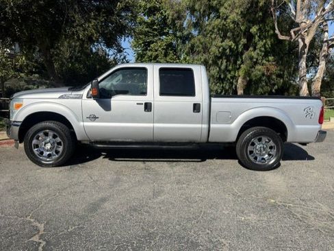 Used 2011 Ford F250 XLT w/ XLT Interior Pkg AWD/4WD image 3