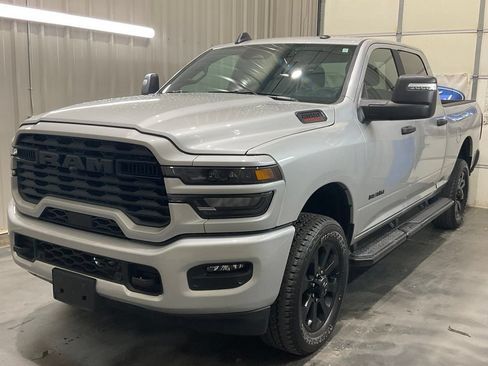 Used 2026 RAM 2500 Big Horn AWD/4WD image 4