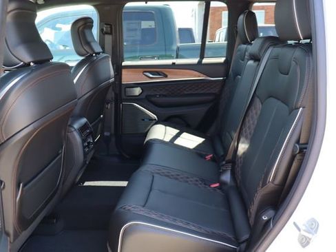 New 2026 Jeep Grand Cherokee Summit w/ Obsidian Package AWD/4WD image 43