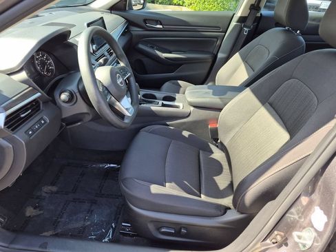 Used 2025 Nissan Altima 2.5 SV FWD image 23