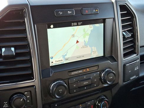 Used 2018 Ford F150 XLT w/ Equipment Group 302A Luxury image 17