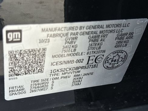 Certified 2023 GMC Yukon AT4 w/ LPO, Floor Liner Package AWD/4WD image 35