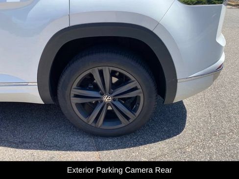 Used 2021 Volkswagen Atlas Cross Sport SE w/ Panoramic Sunroof Package FWD image 11