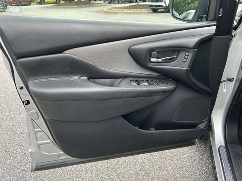 Used 2019 Nissan Murano SL w/ SL Technology Package FWD image 15