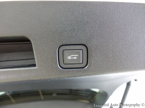 Used 2026 Chevrolet Traverse LT w/ LPO, Floor Liner Package FWD image 20