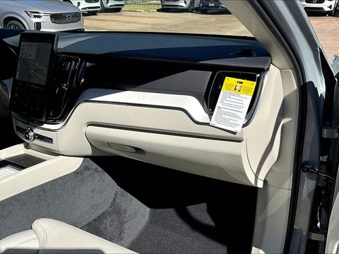 New 2026 Volvo XC60 B5 Ultra AWD/4WD image 18