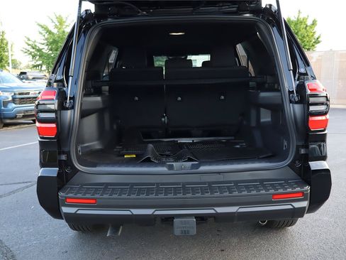 Used 2026 Toyota 4Runner SR5 AWD/4WD image 5
