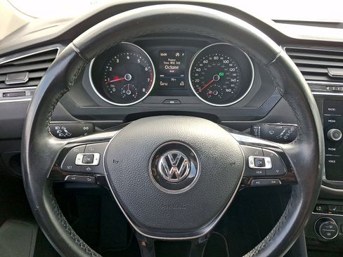 Used 2019 Volkswagen Tiguan SE w/ Panoramic Sunroof Package AWD/4WD image 16