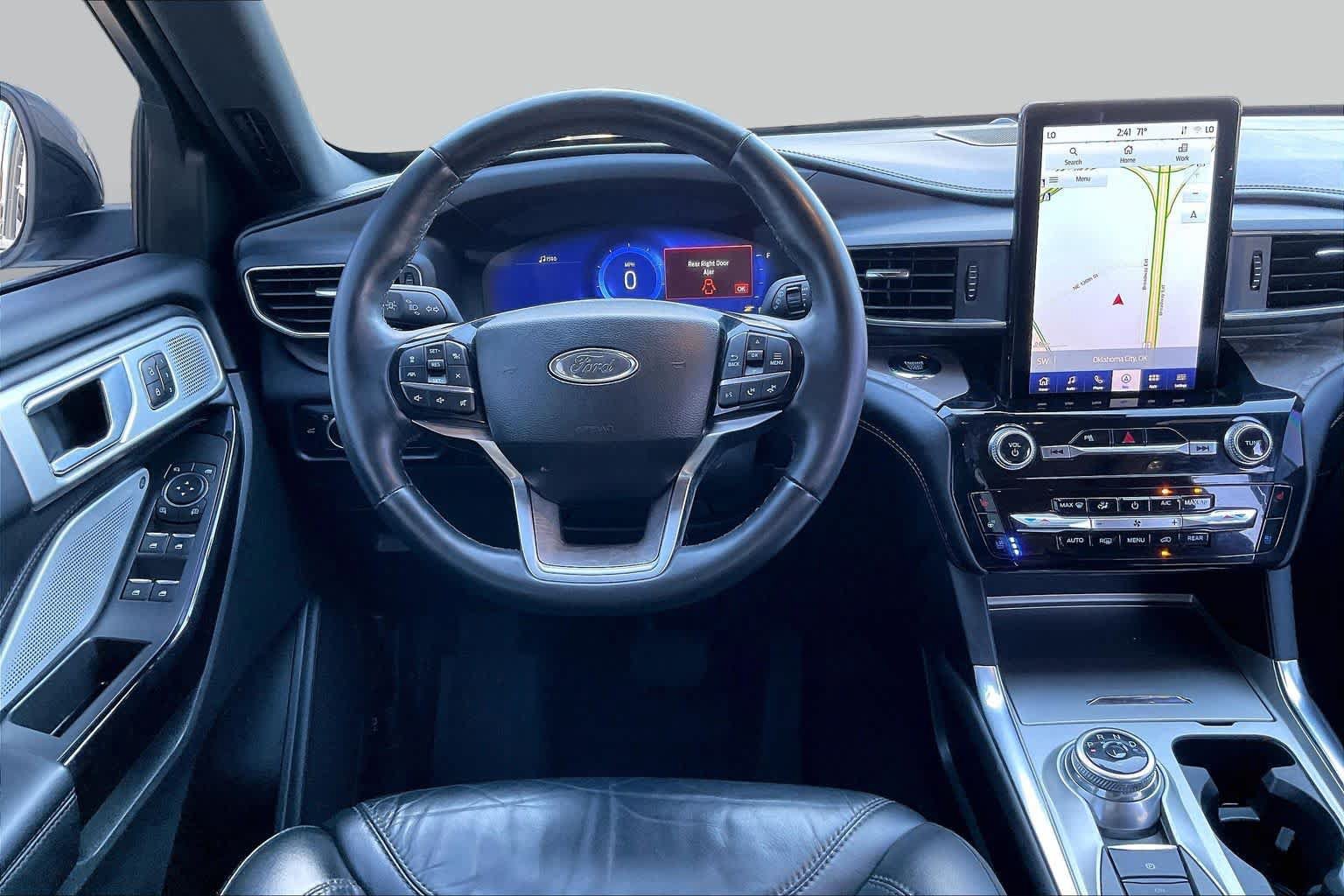 Used 2023 Ford Explorer Platinum w/ Technology Package AWD/4WD image 7