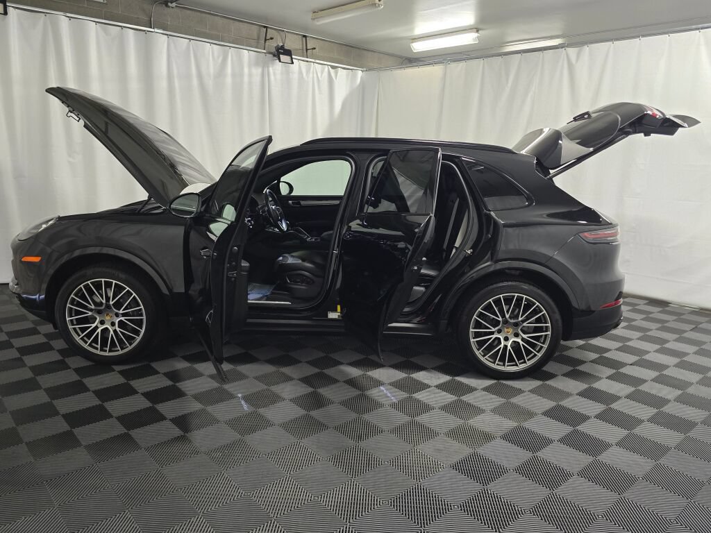 Certified 2023 Porsche Cayenne Platinum Edition AWD/4WD image 13