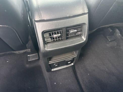 Used 2024 Ford Edge SEL w/ Convenience Package image 17