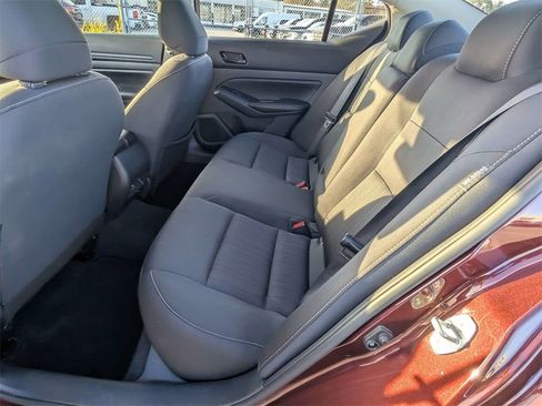 Used 2025 Nissan Altima 2.5 SV image 13