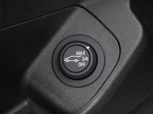 Used 2024 GMC Terrain SLT AWD/4WD image 16