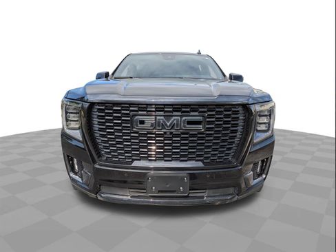 Used 2023 GMC Yukon XL Denali Ultimate w/ LPO, Floor Liner Package AWD/4WD image 9