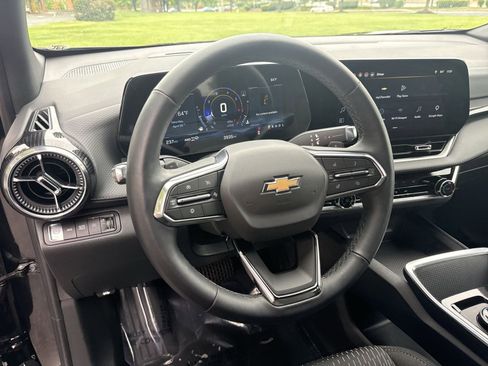 Used 2026 Chevrolet Equinox LT w/ Safety and Technology Package AWD/4WD image 16