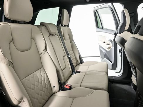 New 2026 Volvo XC90 B6 Plus w/ Protection Package Premier AWD/4WD image 23
