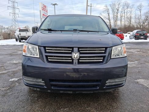Used 2008 Dodge Grand Caravan SE image 2